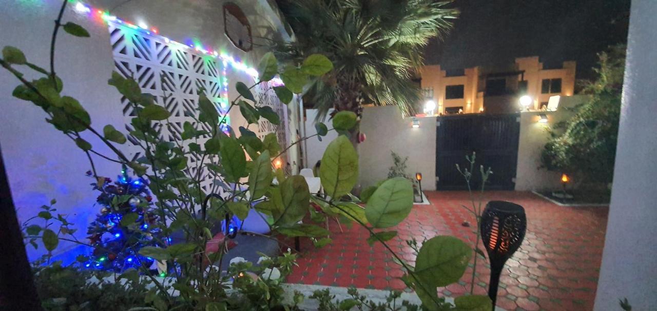 דובאי Jumeirah Beach Villa מראה חיצוני תמונה